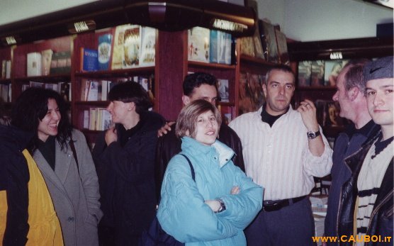 Foto di gruppo alla libreria